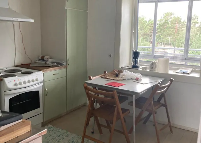 Views Large קריסטיאנסאנד