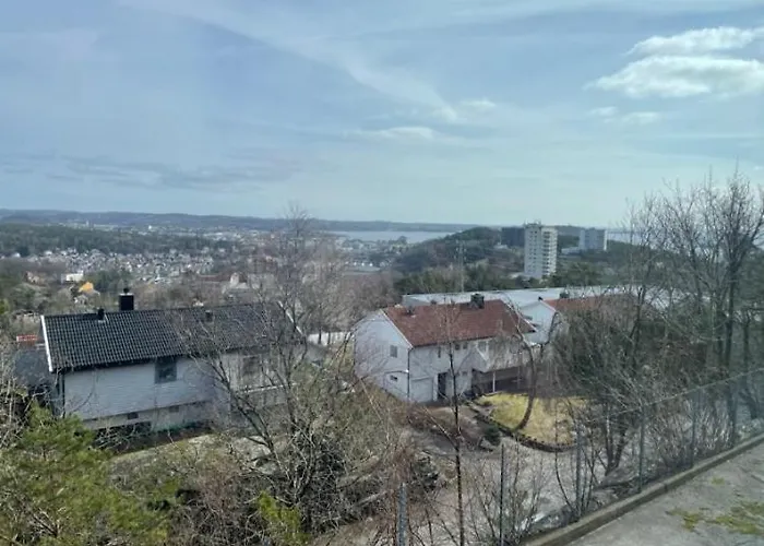 Views Large דירה