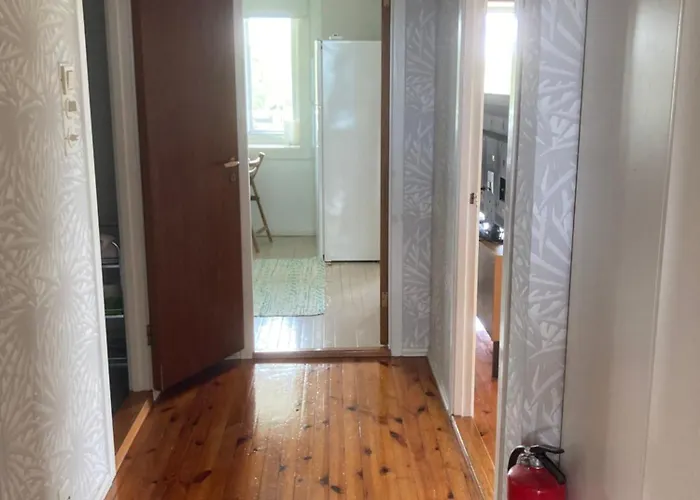 Views Large * קריסטיאנסאנד